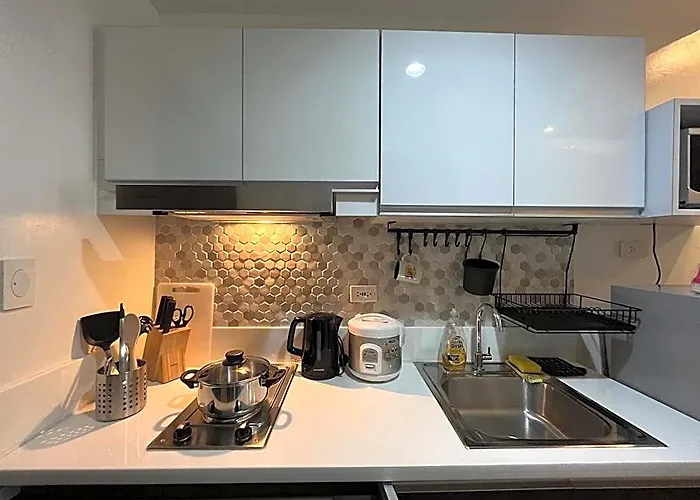 Homey 1 Bedroom Unit At Air Residences 4*